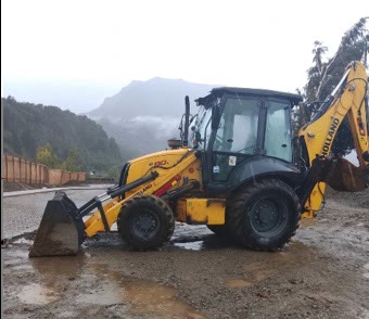 Retroexcavadora New Holland B85