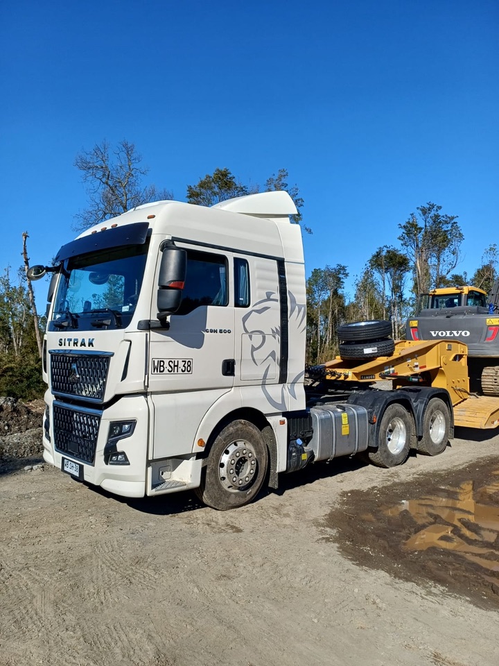 Tractocamión Sitrak C9H